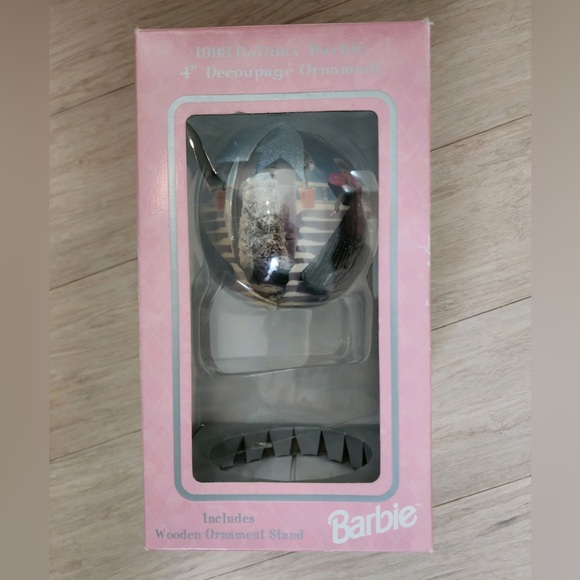 Vintage 1998 Mattel Barbie Holiday Christmas Decoupage Ornament 4" Ball - Picture 9 of 10